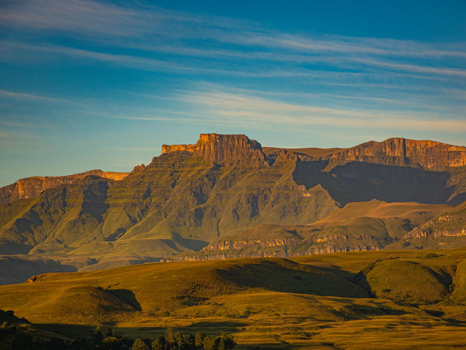 Rondreis Zuid-Afrika, Drakensbergen, zijaanzicht gebergte