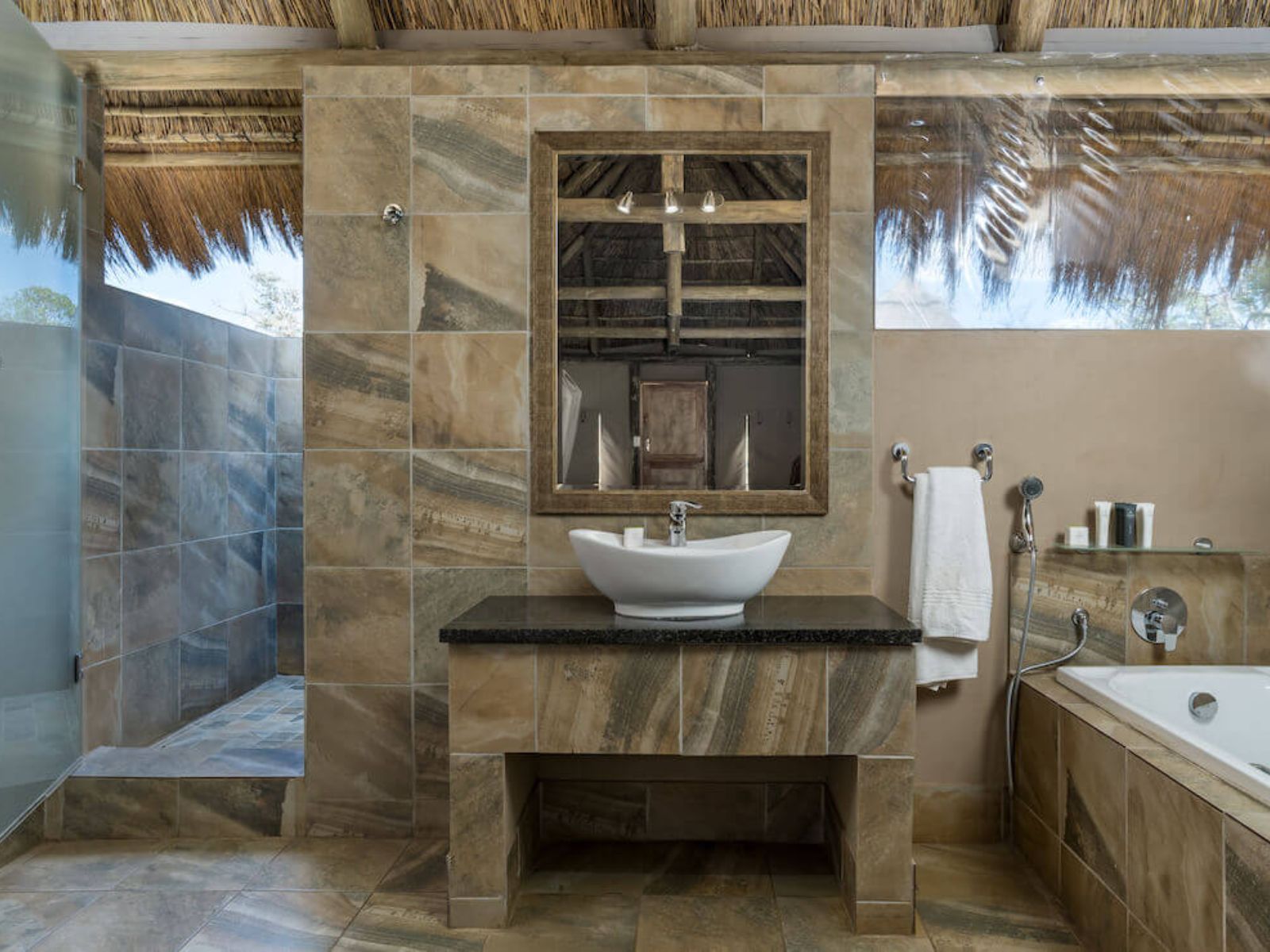Rondreis Zuid-Afrika, Entabeni Game Reserve, Entabeni Wildside Camp, badkamer tent