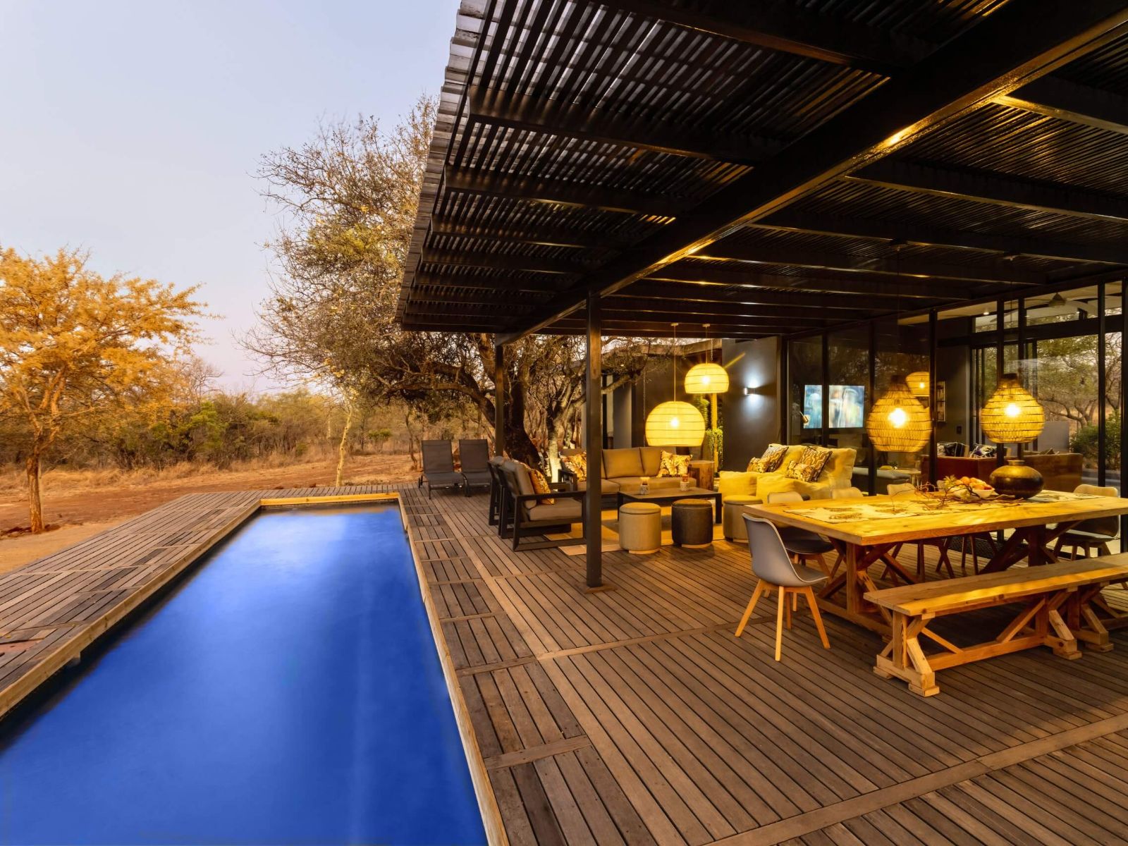 Rondreis Zuid-Afrika, Entabeni Game Reserve, Entabeni Wildside Camp, zwembad en lounge