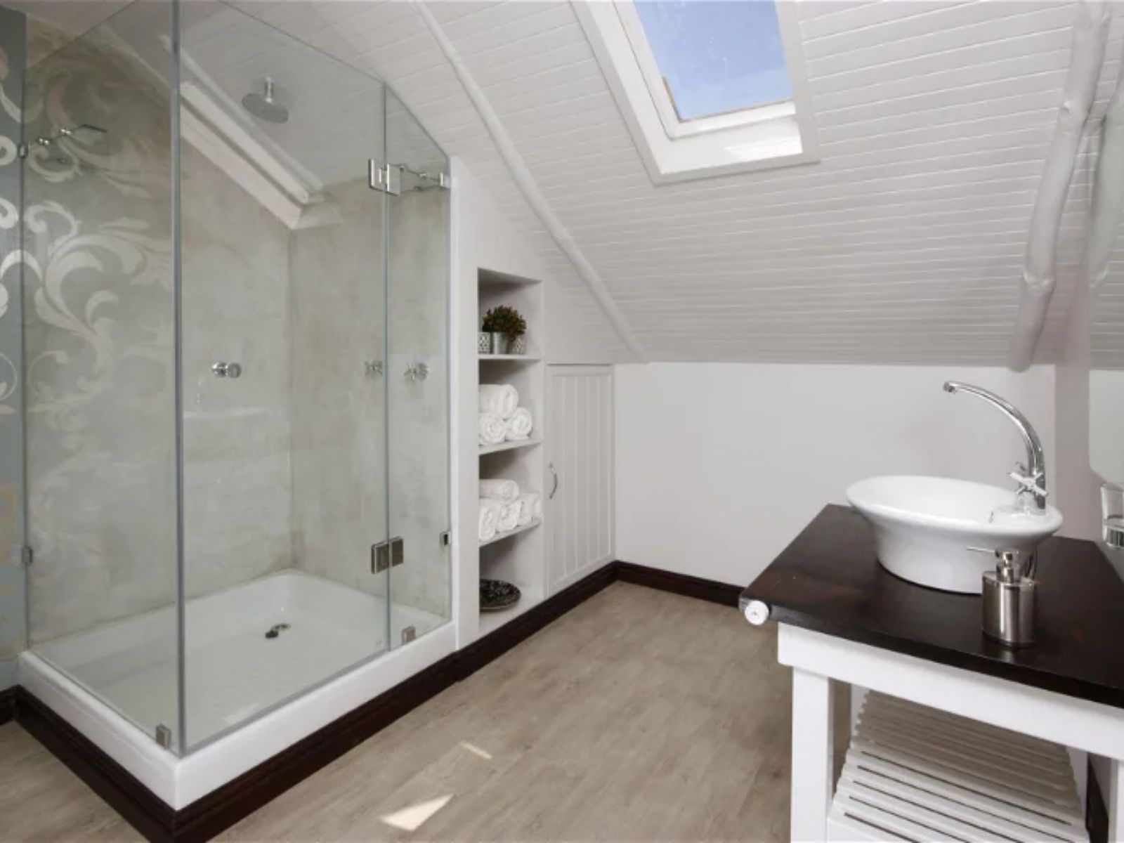 Rondreis Zuid-Afrika, Hermanus, The Pottingshed, badkamer