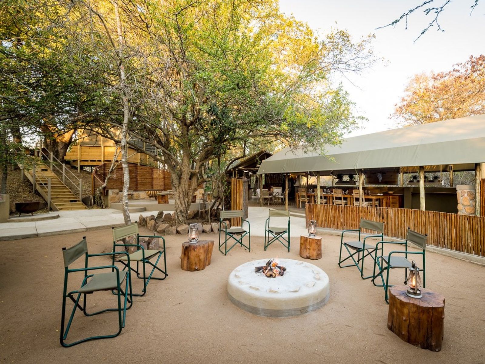 Rondreis Zuid-Afrika, Johannesburg, Safari Club SA, kampvuur