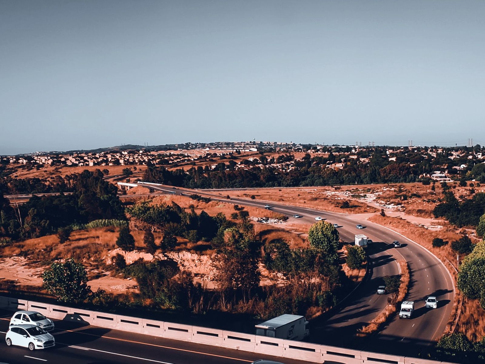 Rondreis Zuid- Afrika, Johannesburg snelweg naar stad