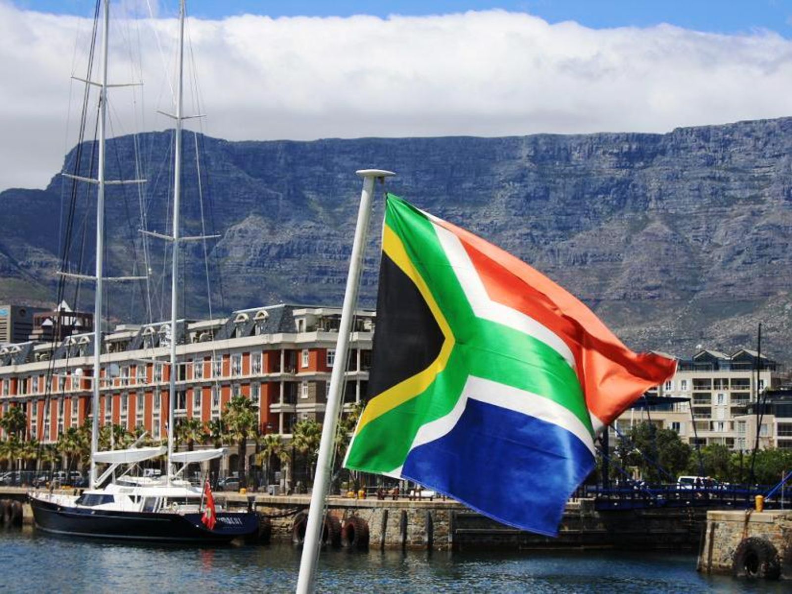 Rondreis Zuid- Afrika, Kaapstad, vlag met stad op achtergrond
