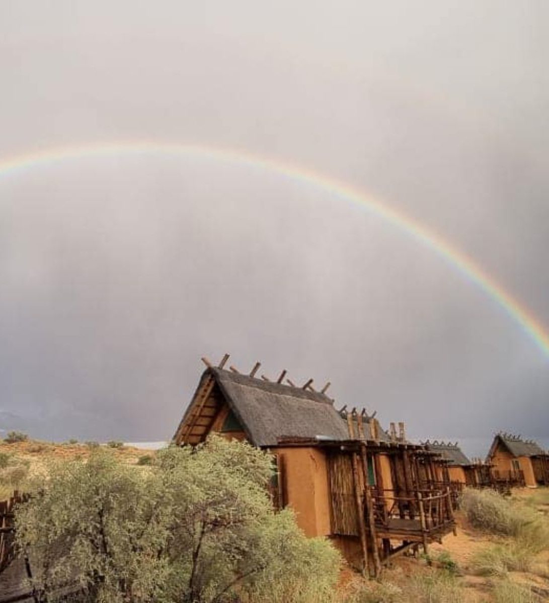 Rondreis Zuid-Afrika, Kgalagadi, Xaus Lodge, buitenaanzicht