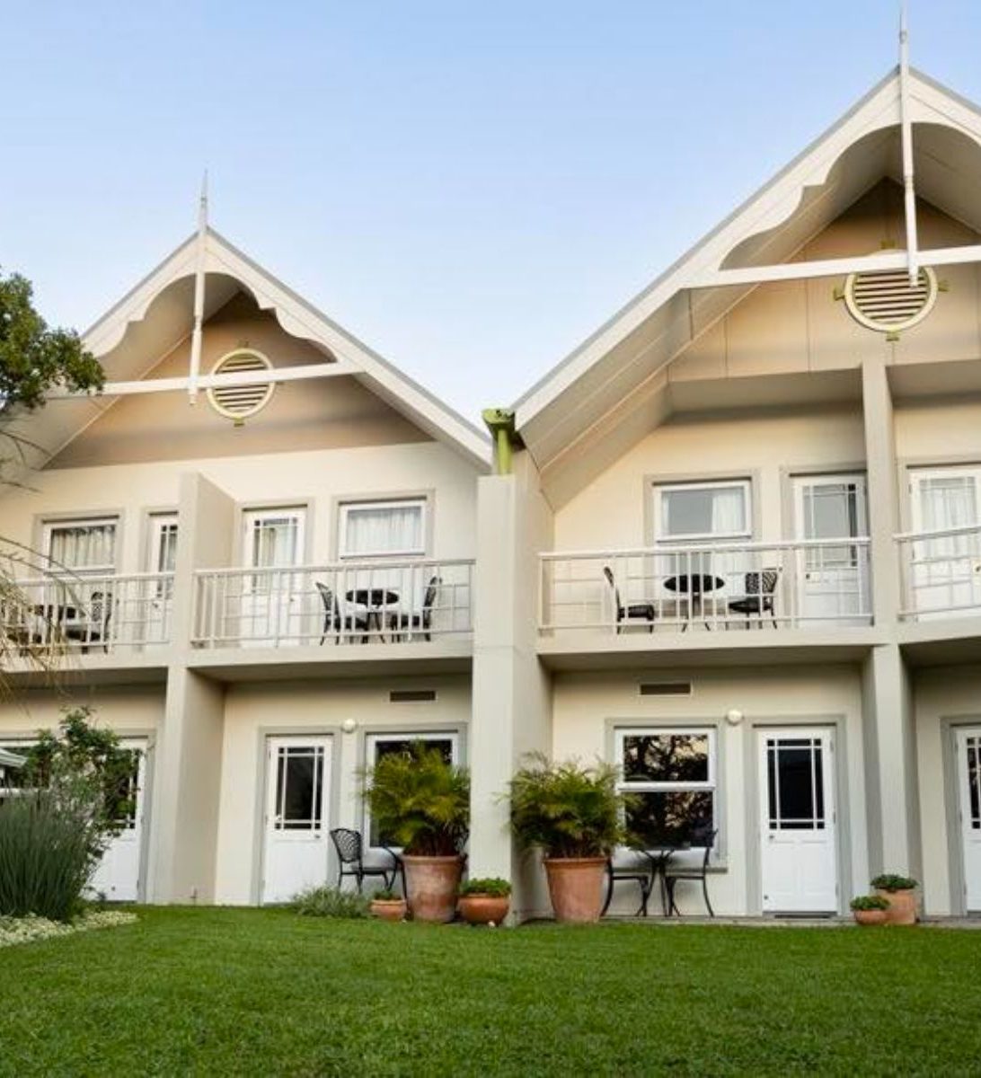 Rondreis Zuid-Afrika, Oos-London, Quarry Lake Inn, buitenaanzicht verblijf