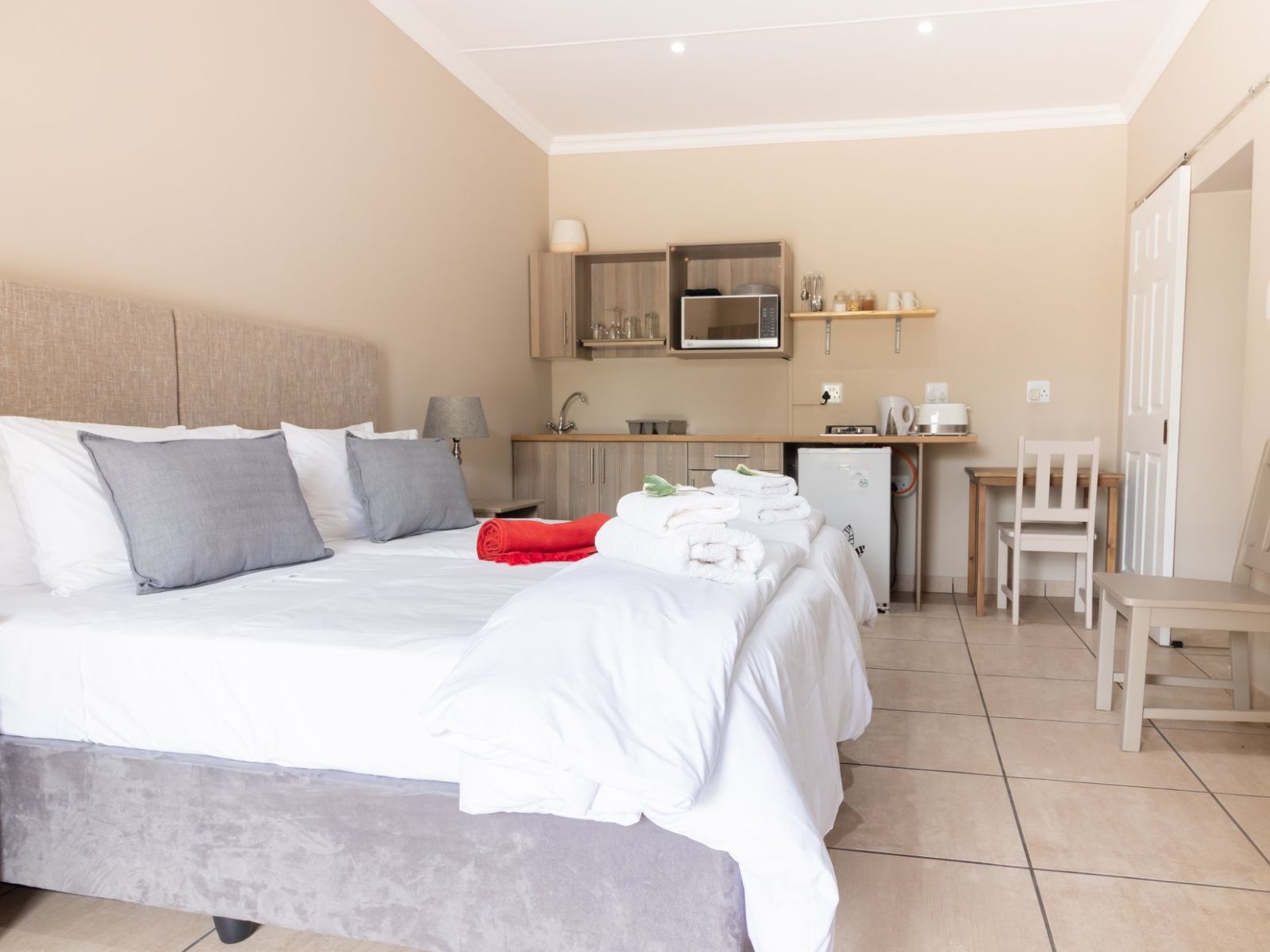 Rondreis Zuid-Afrika, Oudtshoorn, De Akker B&B, tweerpersoonskamer