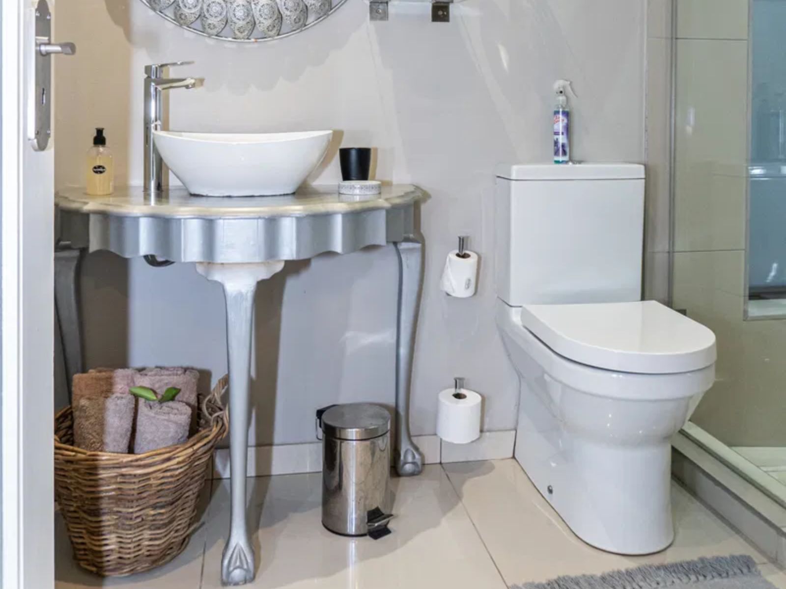 Rondreis Zuid-Afrika, Oudtshoorn, Earthbound B&B, badkamer