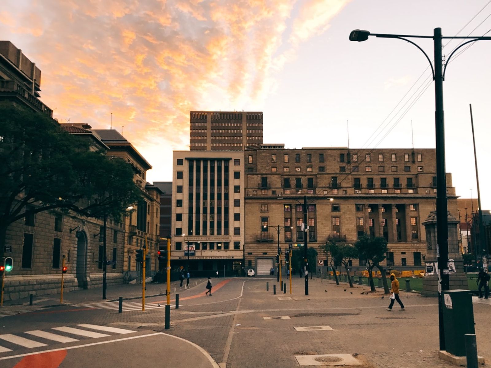 Rondreis Zuid- Afrika, Pretoria, plein met zonsondergang