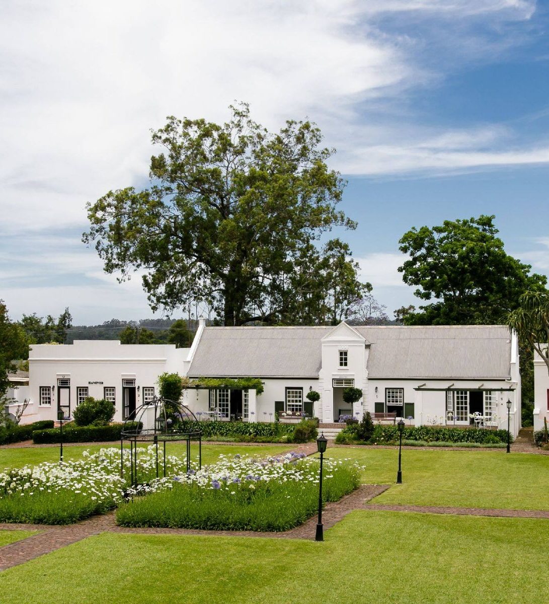 Rondreis Zuid-Afrika, Tsitsikamma, Tsitsikamma Village Inn, buitenaanzicht Inn