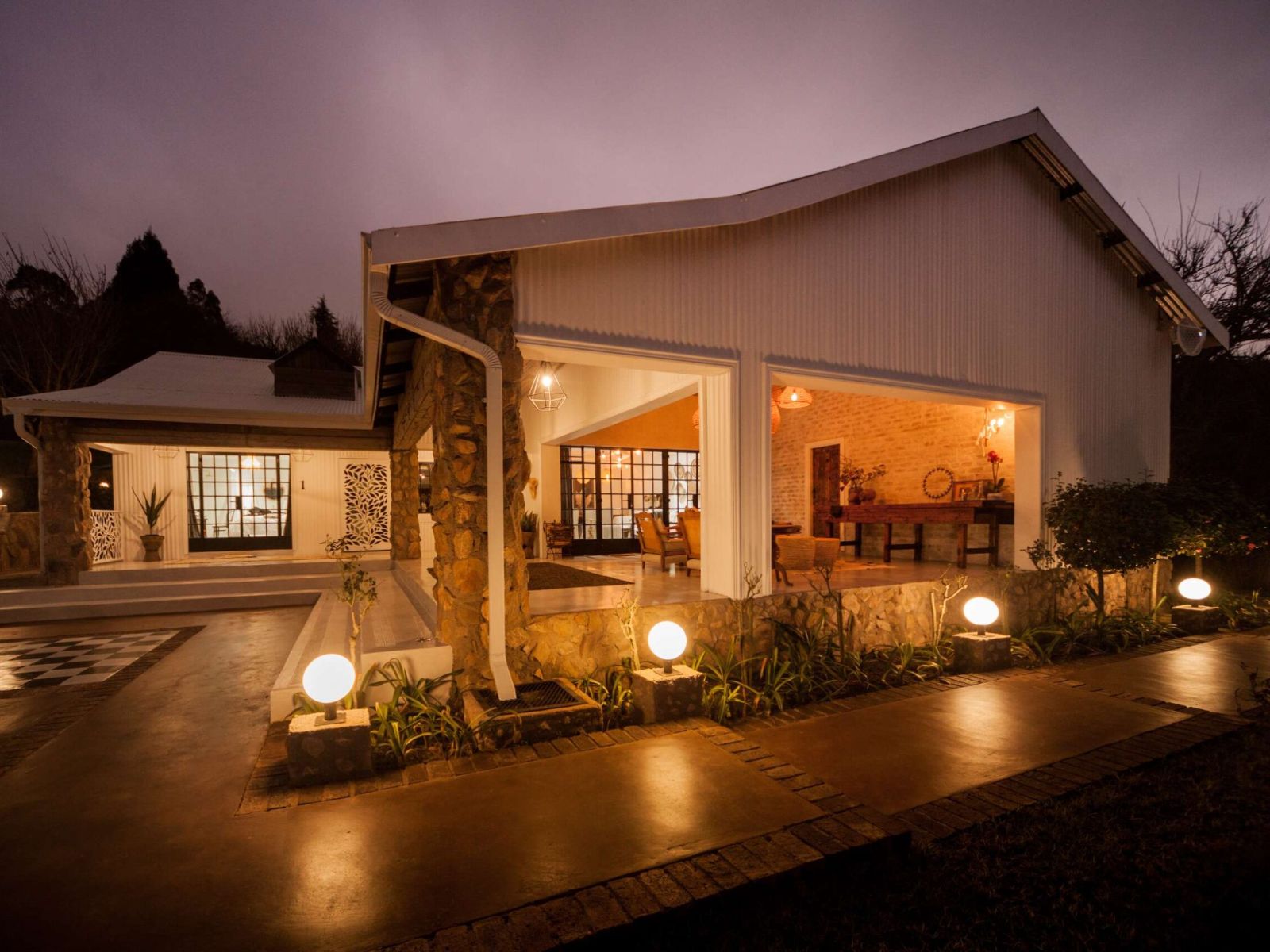 Rondreis Zuid-Afrika, Tzaneen, Viewpoint Estate Guest house, guesthouse in de avond