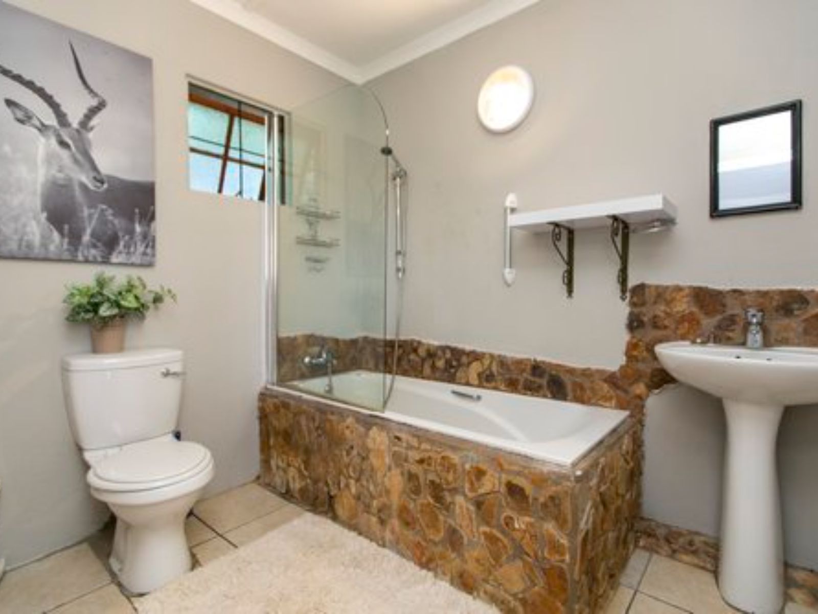Rondreis Zuid-Afrika, Underberg, The Old Hatchery, badkamer