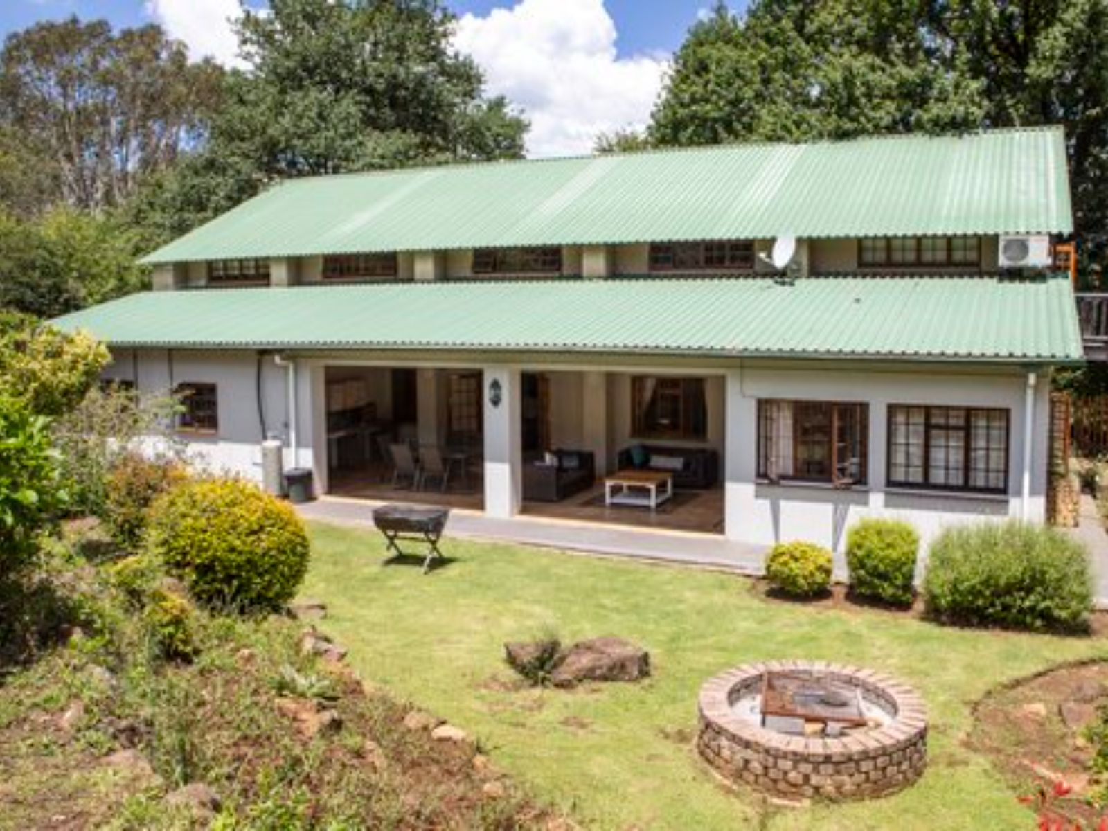 Rondreis Zuid-Afrika, Underberg, The Old Hatchery, buitenaanzicht lodge