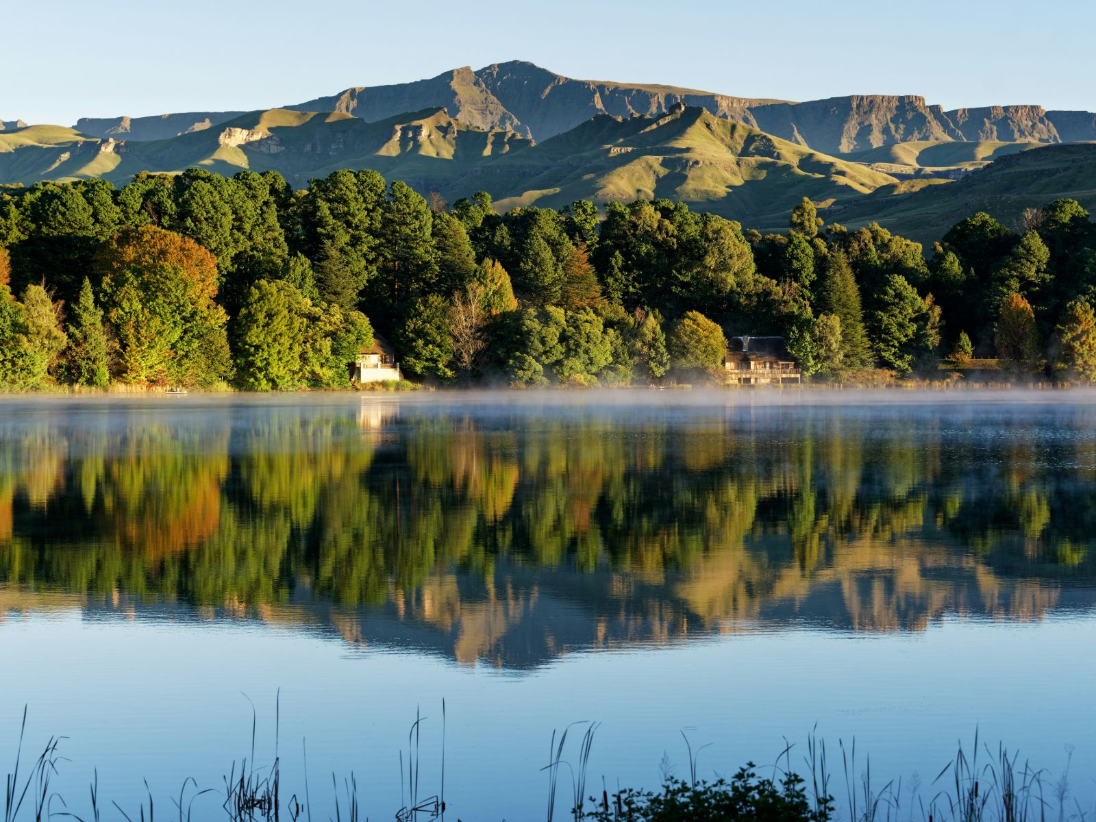 Rondreis Zuid-Afrika, Underberg, bergen met meer