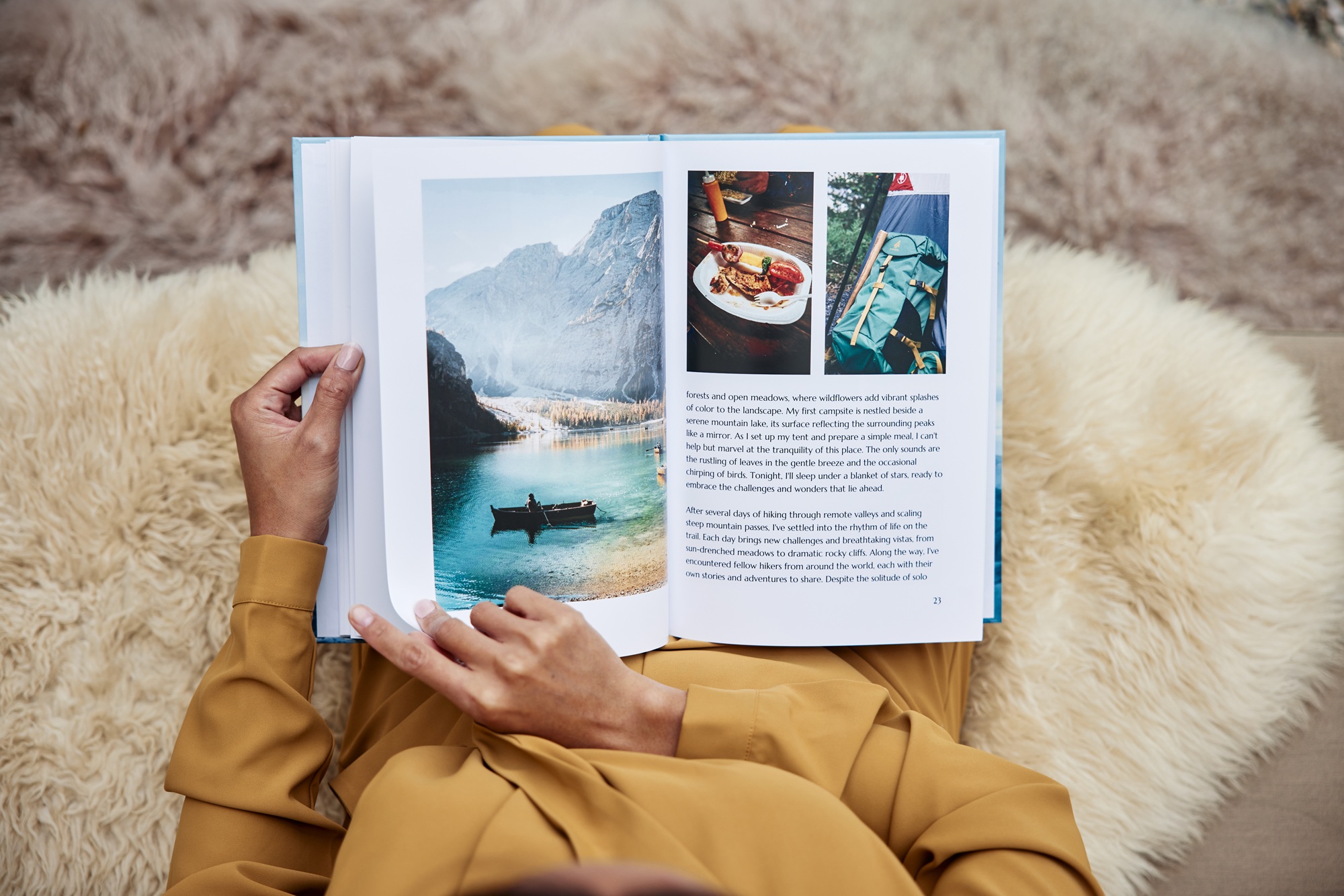 Travel-Diaries-vrouw-met-boek