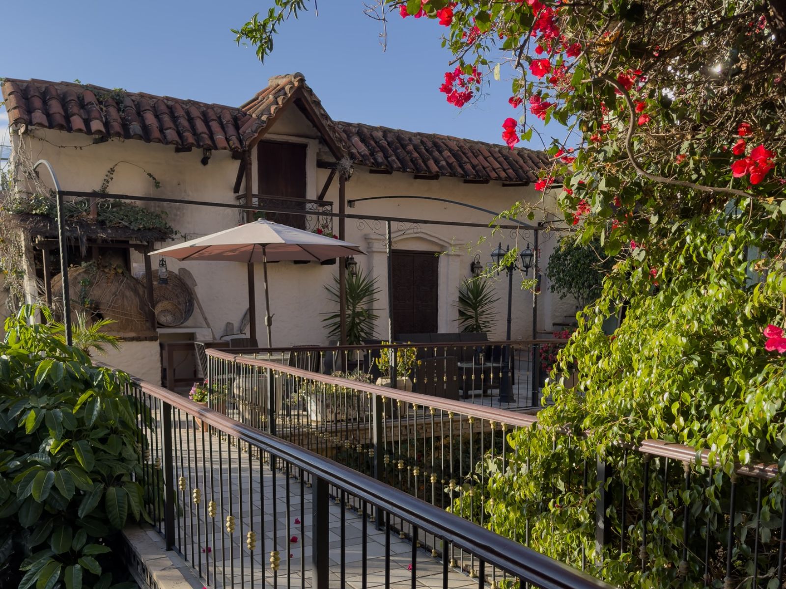 rondreis Bolivia, Sucre, Mi Pueblo Samary Hotel Boutique, buitenaanzicht