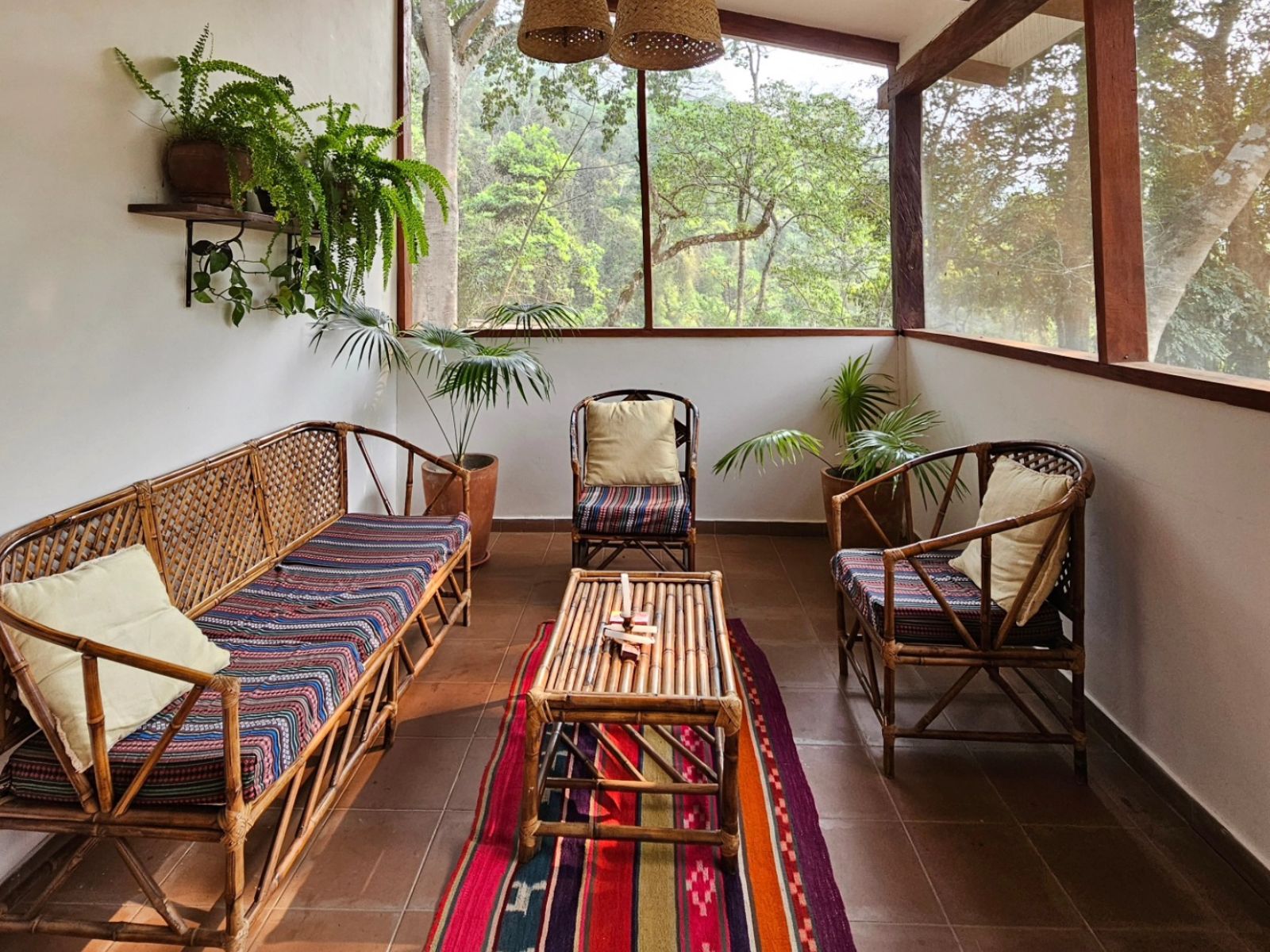 rondreis bolivia amboro national park refugio los vulcanos hotel lobby