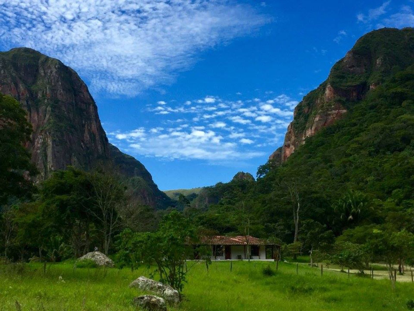 rondreis bolivia amboro national park refugio los vulcanos hotel omgeving 2