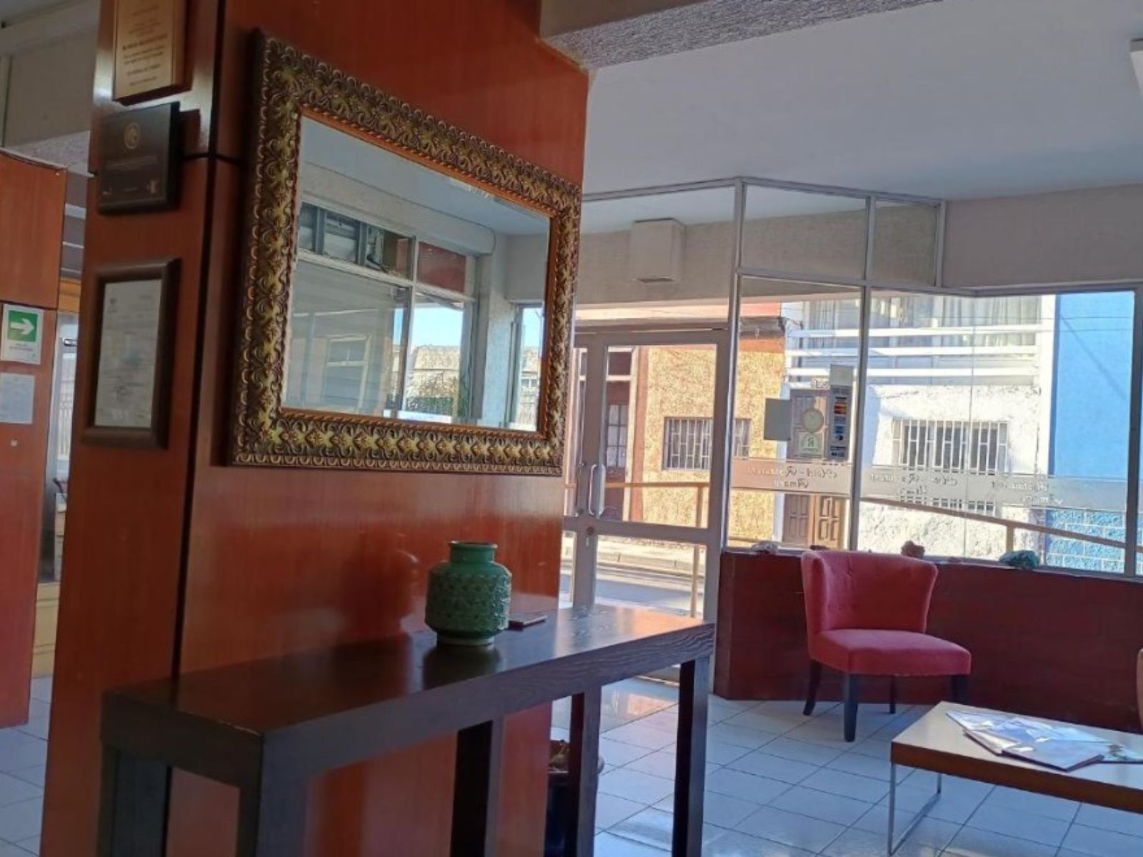 rondreis chili arica amaru hotel lobby