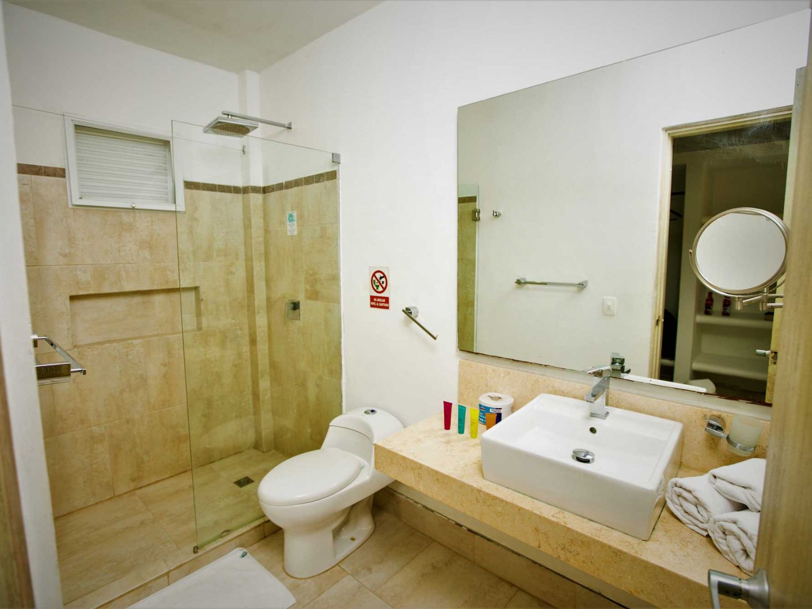 rondreis colombia isla de baru auro hotel by sport baru hotel badkamer7