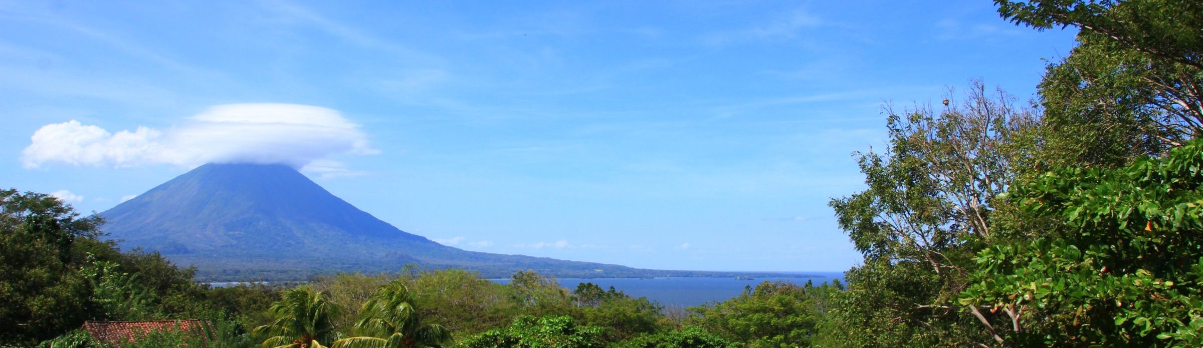 rondreis nicaragua island ometepe uitzicht over vulkaan