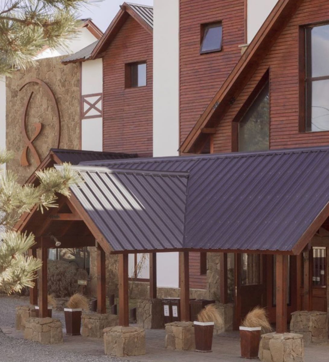 Rondreis Argentinië, El Calafate, Xelena hotel, vooraanzicht hotel