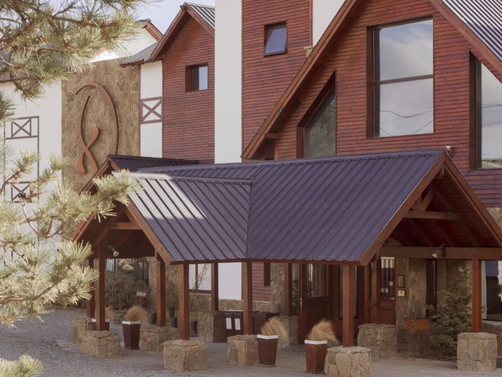 Rondreis Argentinië, El Calafate, Xelena hotel, vooraanzicht hotel