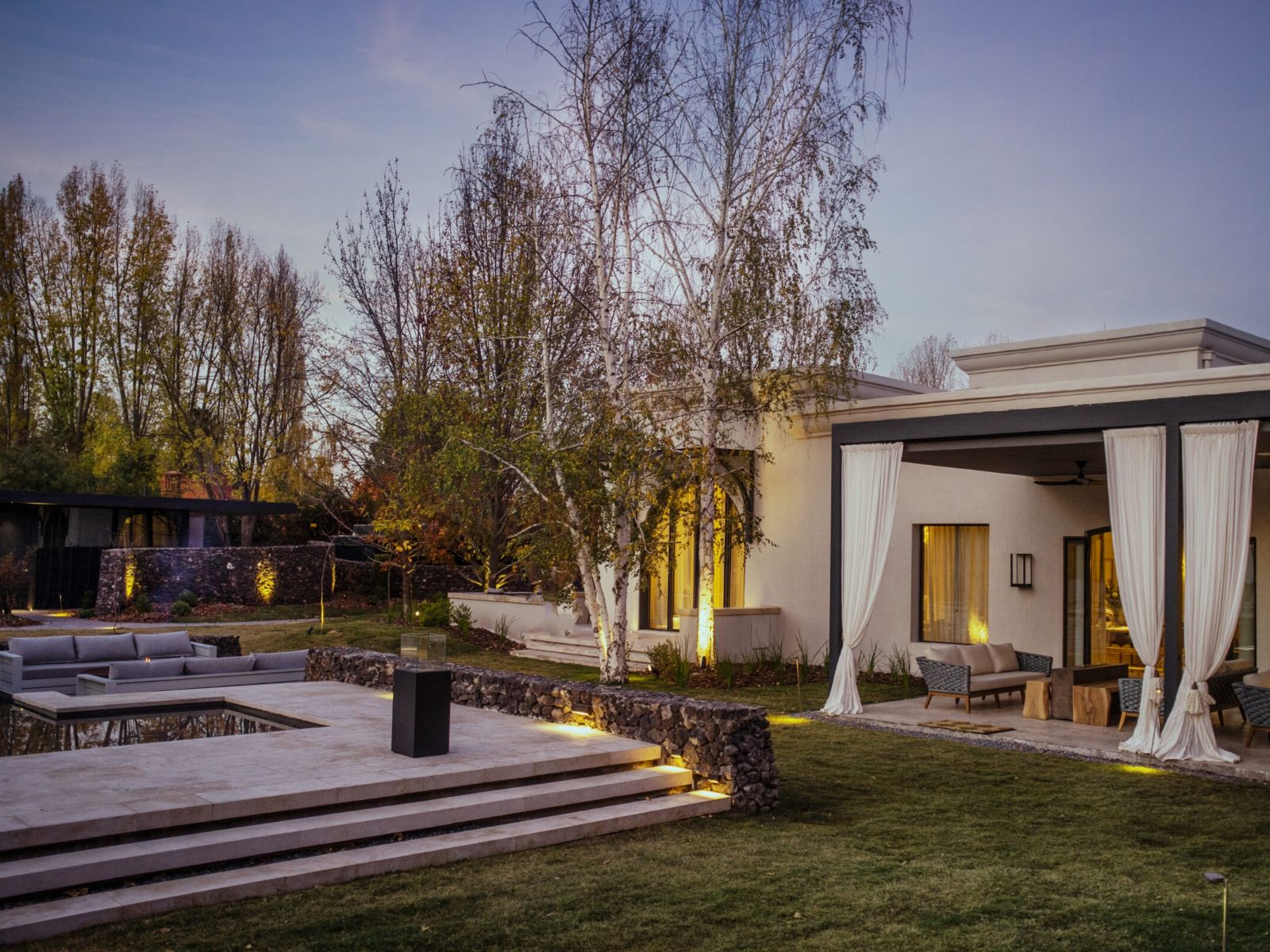 Rondreis Argentinië, Mendoza, Susana Balbo Winemakers house, terras
