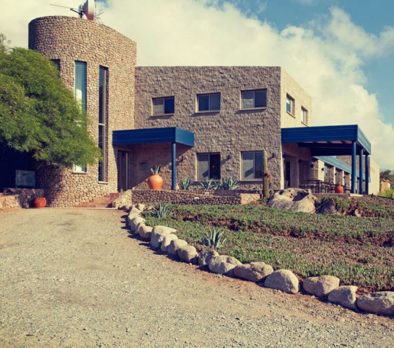 Rondreis Argentinië, Molinos, Bodega Colomé, buitenaanzicht accommmodatie