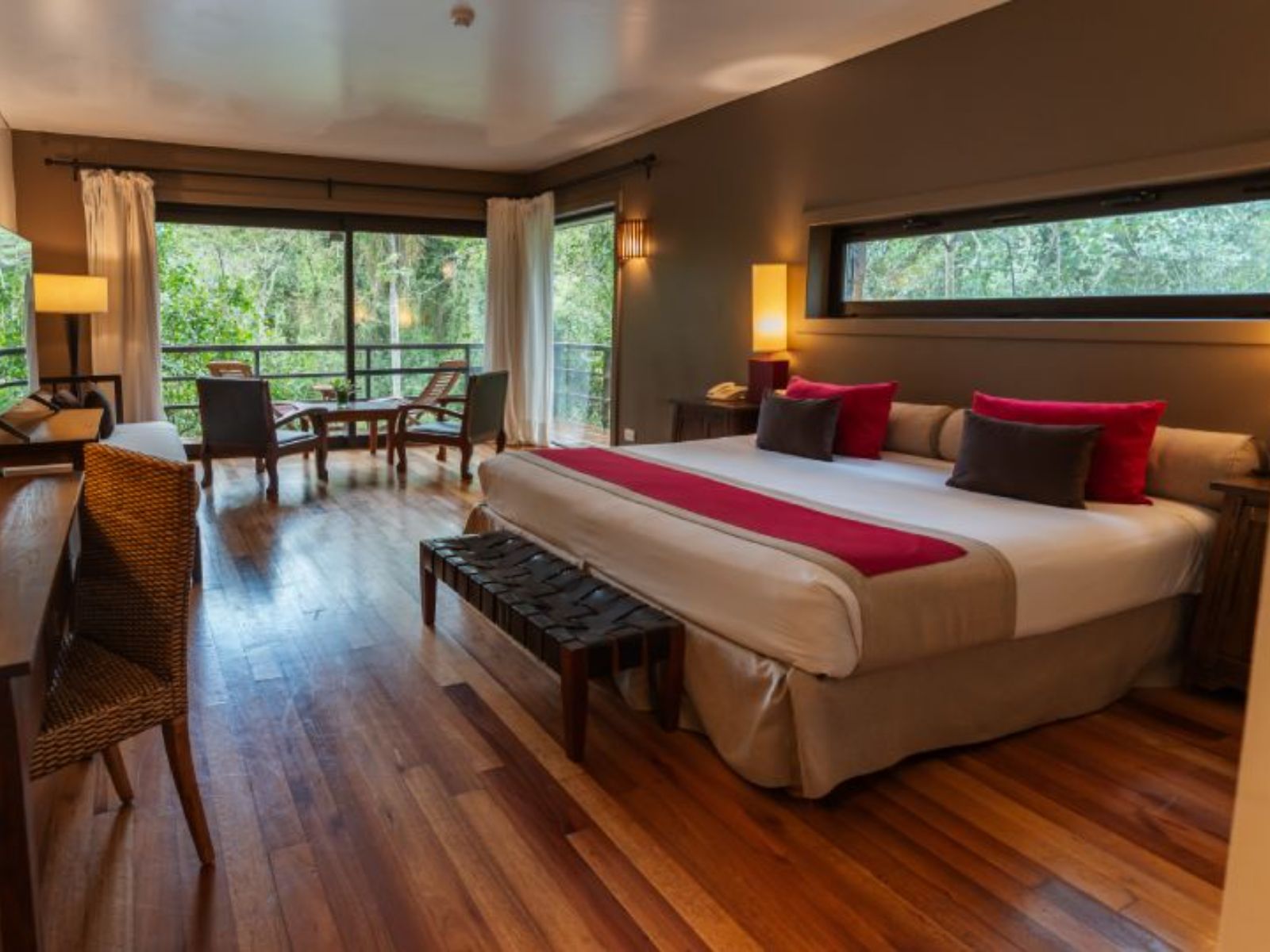 Rondreis Argentinië, Puerto Iguazu, LOI Suites, tweepersoonskamer rechterzijde