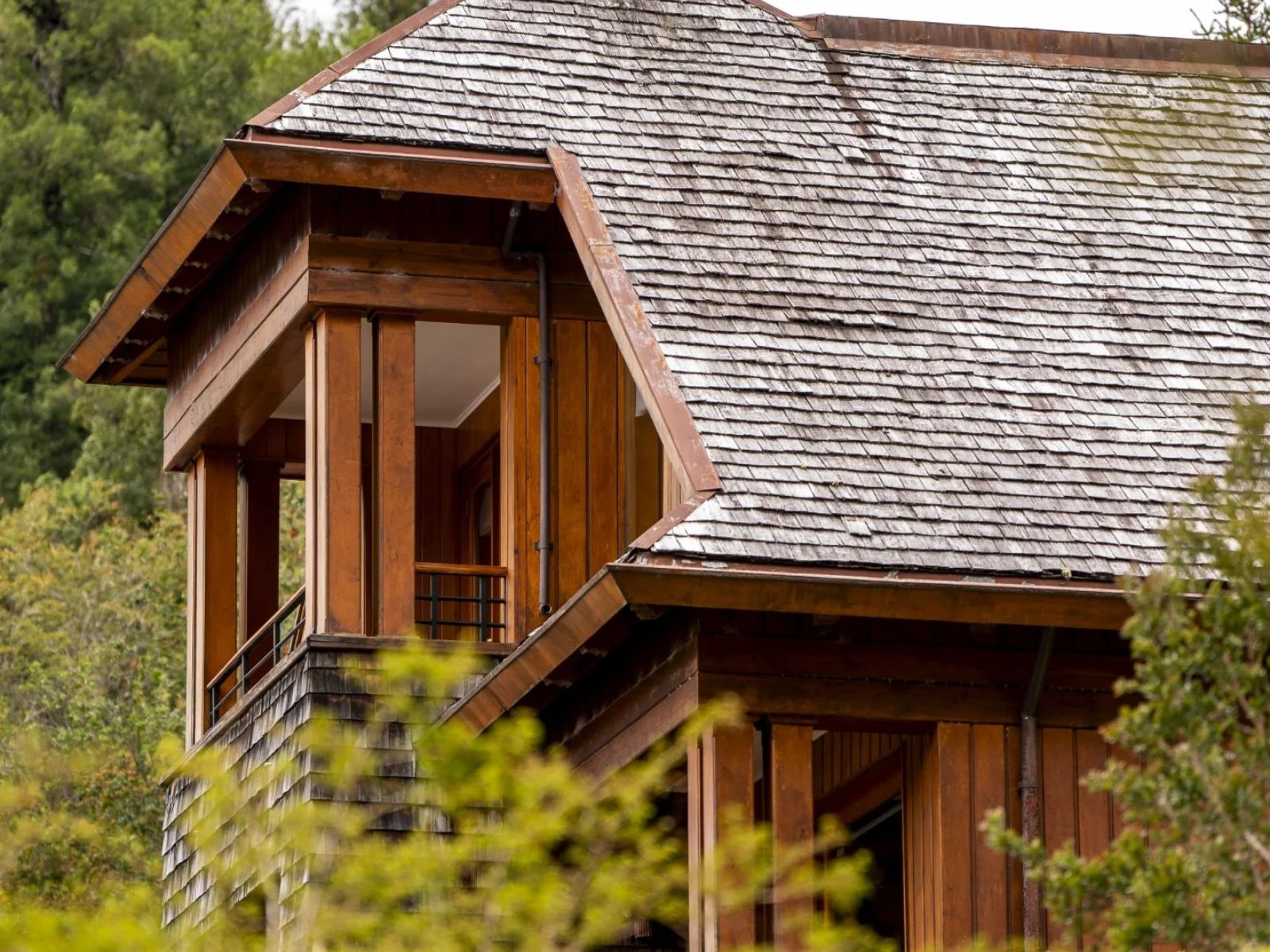 Rondreis Argentinië, Puyuhuapi, Puyuhuapi Lodge, buitenaanzicht lodge