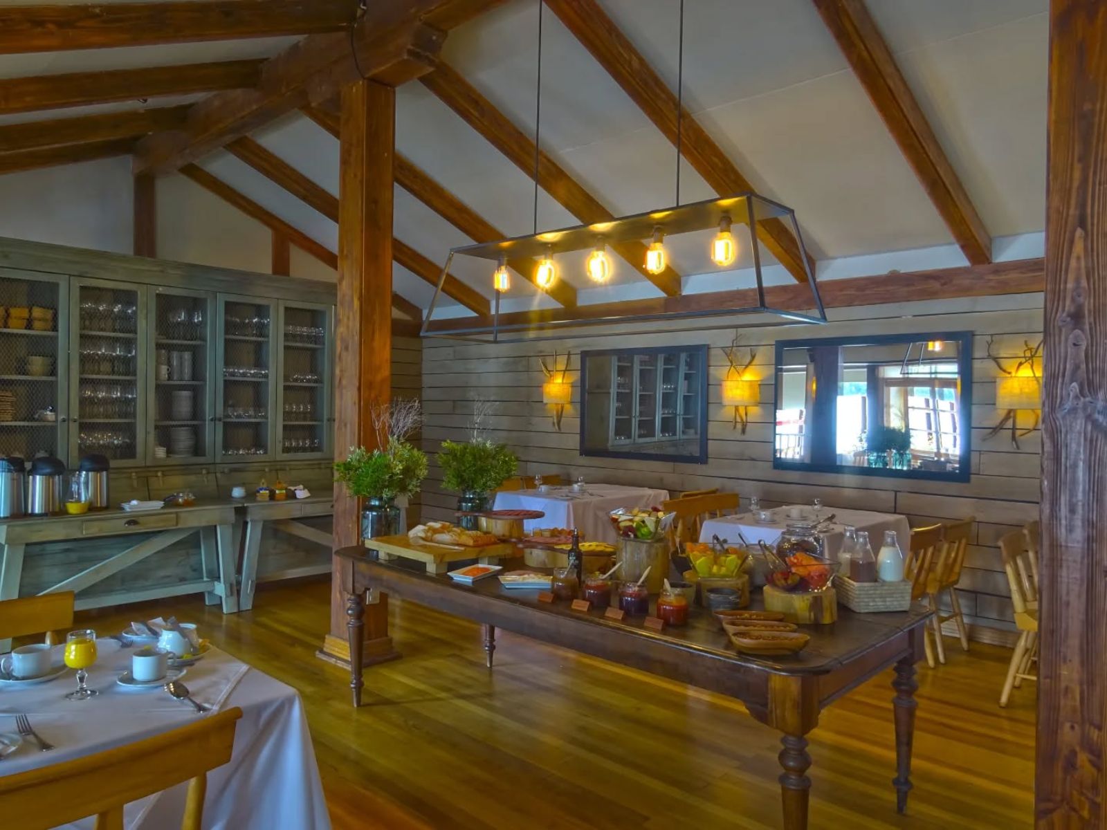 Rondreis Argentinië, Puyuhuapi, Puyuhuapi Lodge, eetruimte