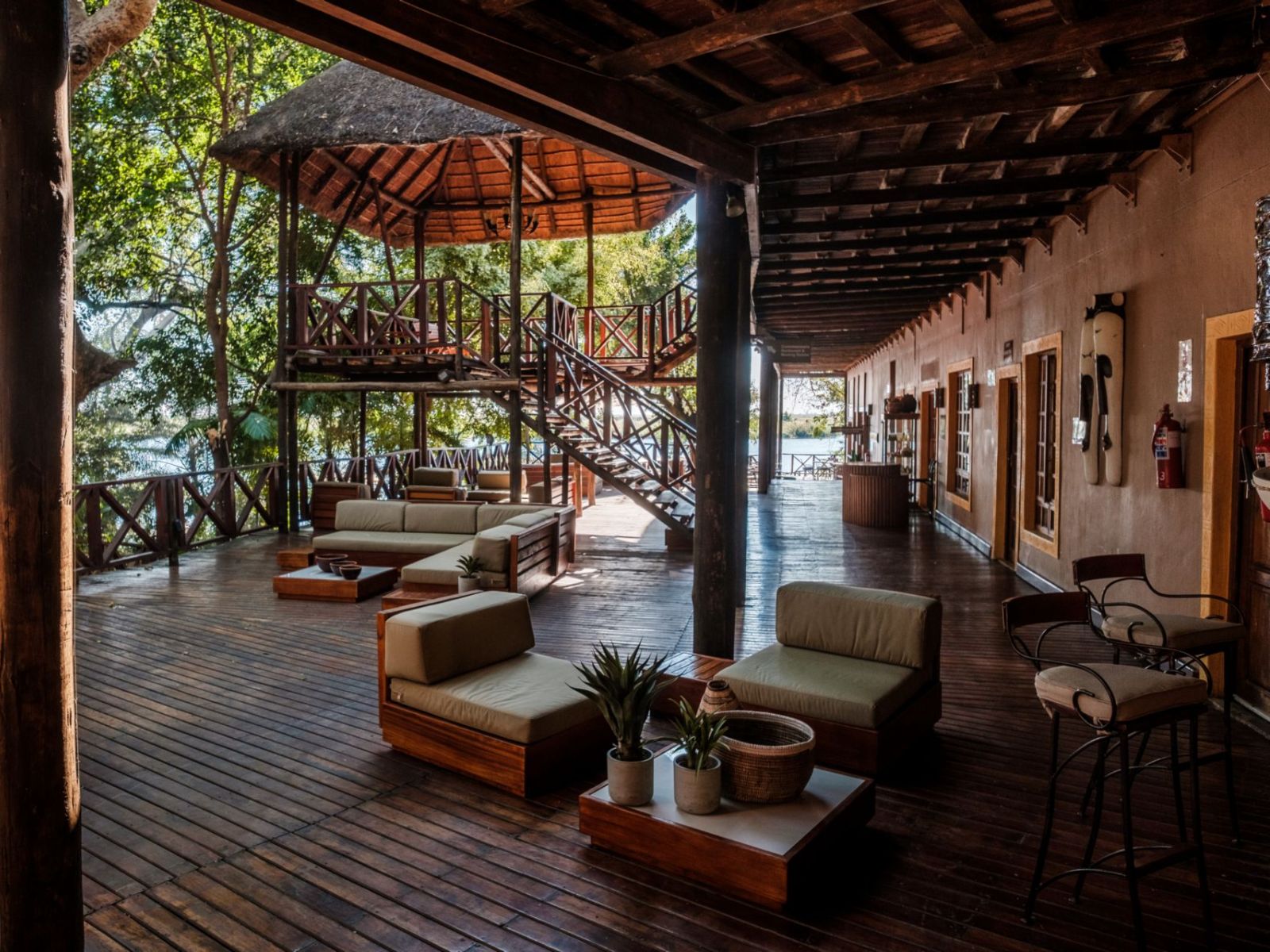 Rondreis Botswana, Ngoma Bridge, Chobe Marina Lodge, open gezamenlijke ruimte