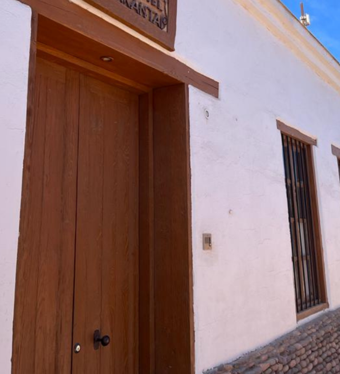 Rondreis Chili, San Pedro de Atacama, Terrantai Lodge, buitenaanzicht hotel