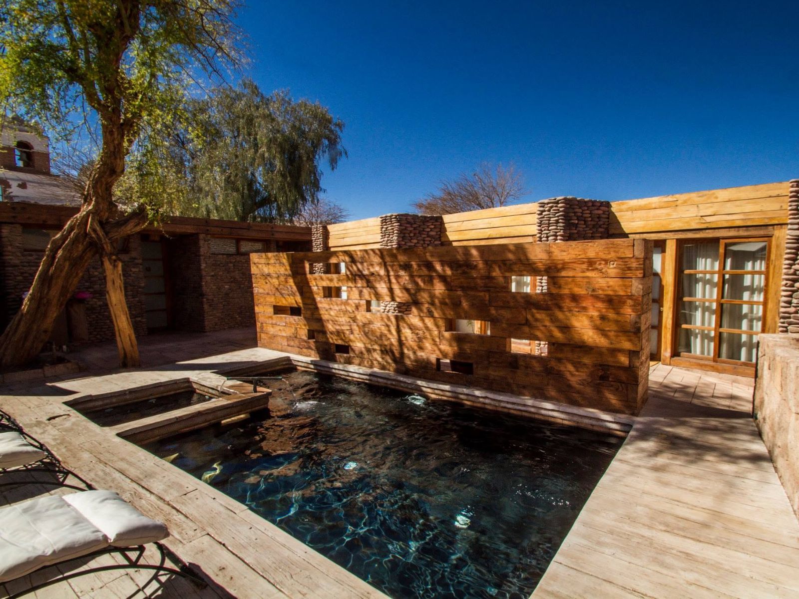 Rondreis Chili, San Pedro de Atacama, Terrantai Lodge, zwembad