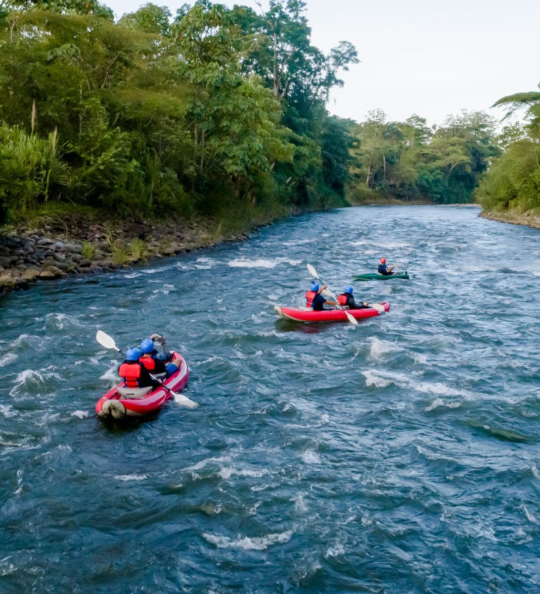 Rondreis Costa Rica, Sarapiquí, kajakken langs de rivier