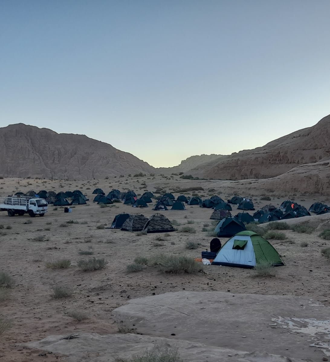 Rondreis Jordanie, Wadi Rum, Wildkamperen, overzicht tenten