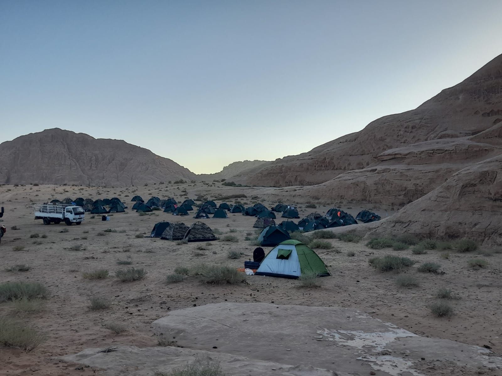 Rondreis Jordanie, Wadi Rum, Wildkamperen, overzicht tenten