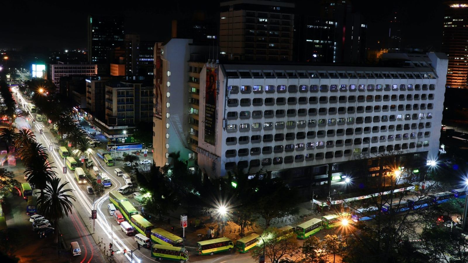Rondreis Kenia, Nairobi Skyline avond