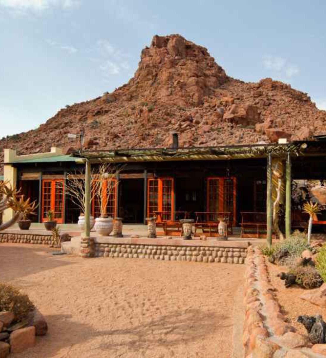 Rondreis-Namibie-Aus-Namtib-Desert-Lodge-buitenaanzicht-Namtib-desert-lodge-aspect-ratio-382-420