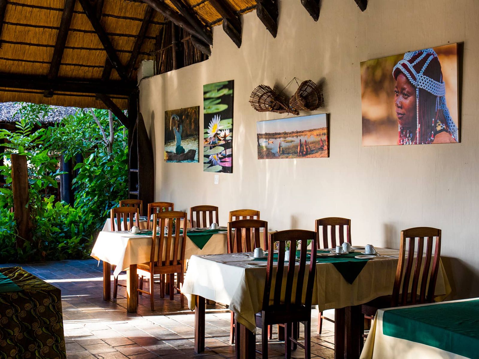 Rondreis Namibië, Caprivi, Namushasha River Lodge, restaurant