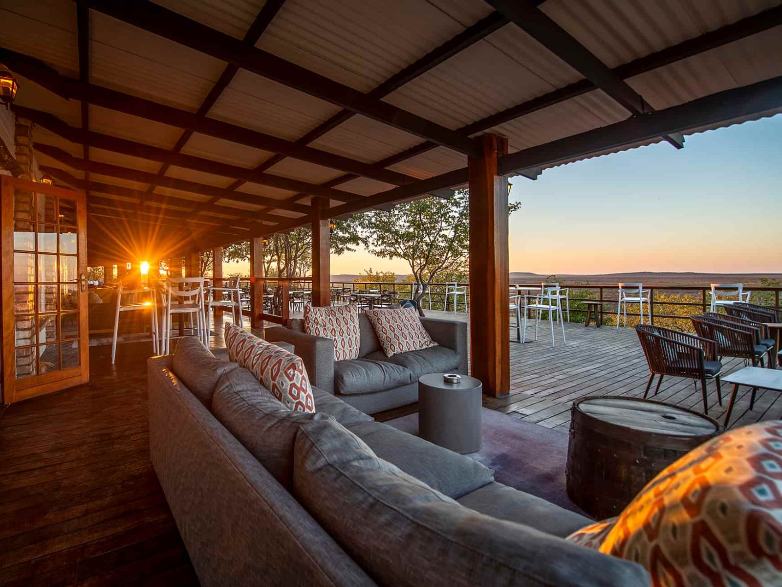 Rondreis Namibië, Etosha NP (zuid), Etosha Safari Lodge, gezamenlijke ruimte