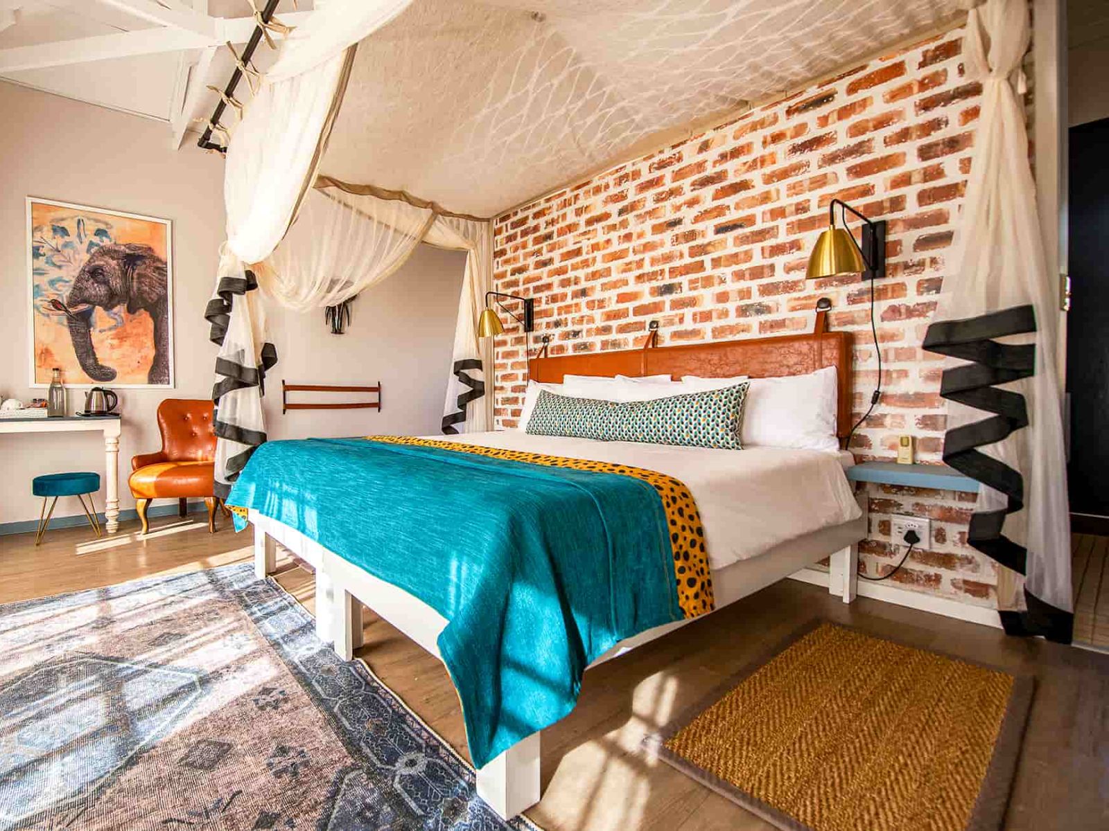 Rondreis Namibië, Etosha NP (zuid), Etosha Safari Lodge, slaapkamer