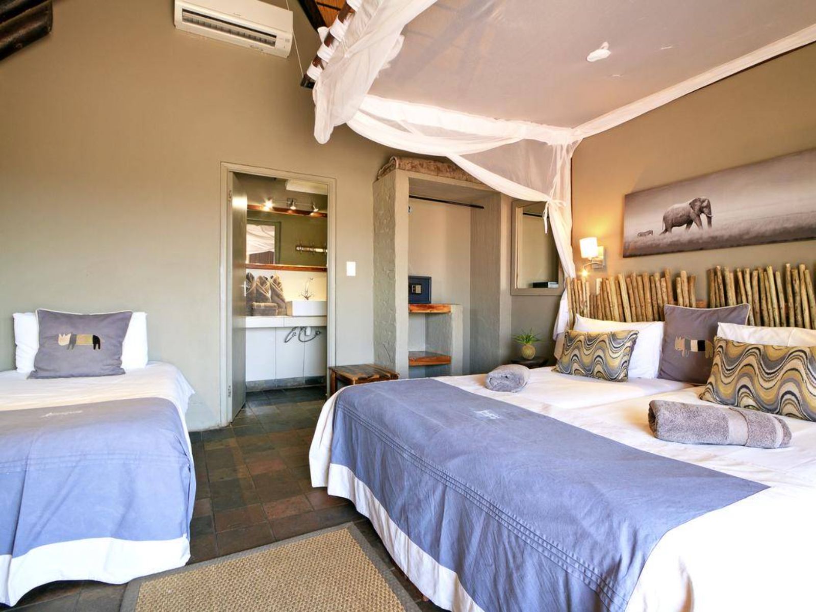 Rondreis Namibië, Twyfelfontein, Twyfelfontein Country Lodge, driepersoonskamer