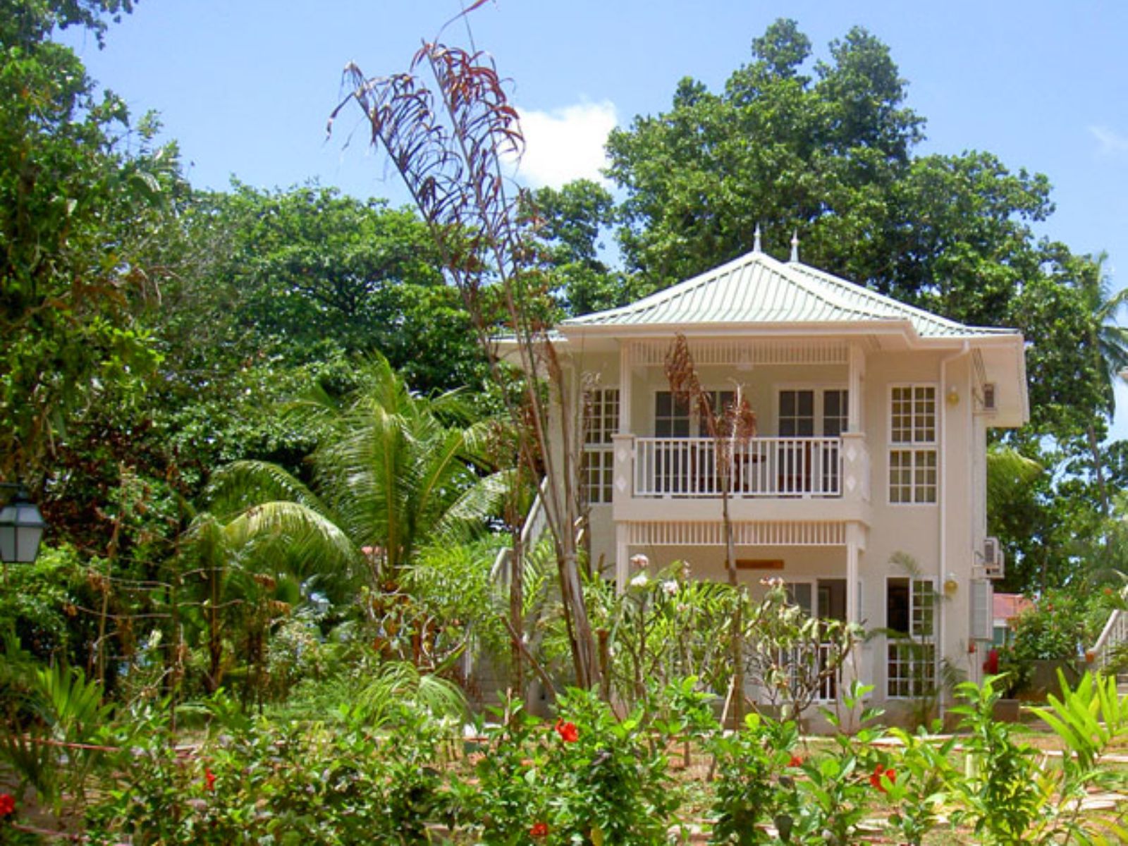 Rondreis Seychellen, Mahé, Bord Mer Villa, buitenaanzicht villa