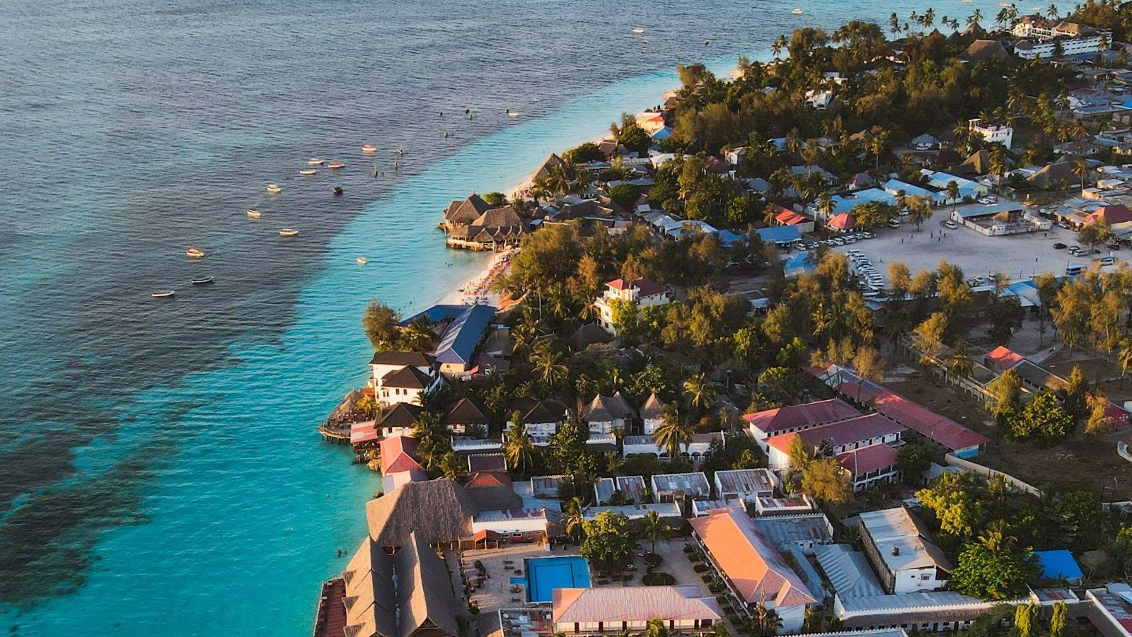 Rondreis Tanzania, Zanzibar, bovenaanzicht stad