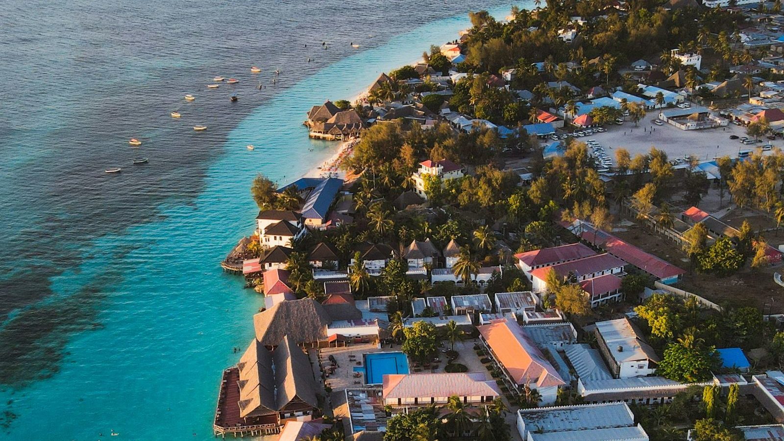 Rondreis Tanzania, Zanzibar, bovenaanzicht stad