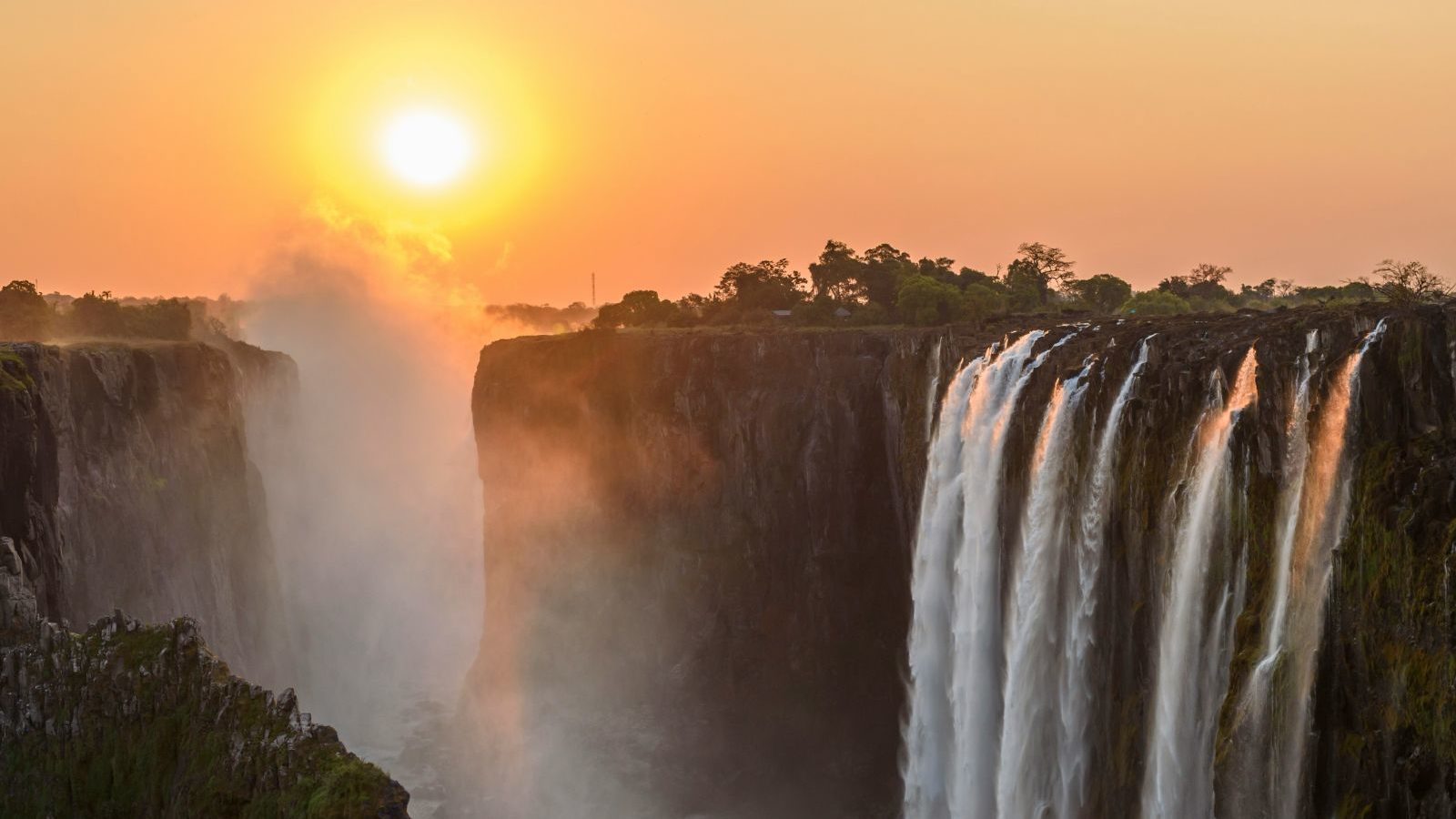 Rondreis-Zimbabwe-Victoria-Falls-zonsondergang-aspect-ratio-1000-563