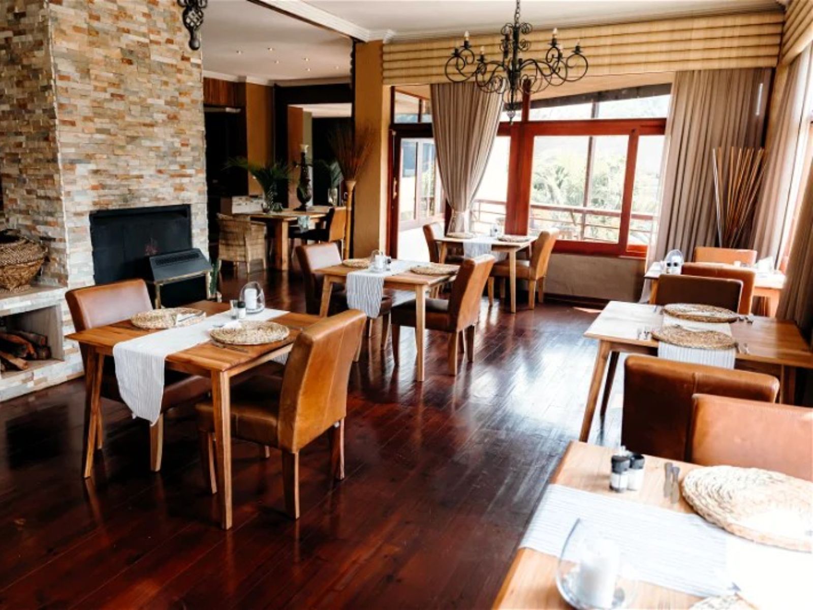 Rondreis Zuid-Afrika, Hazyview, Bambuu Lake Side Lodge, eetruimte