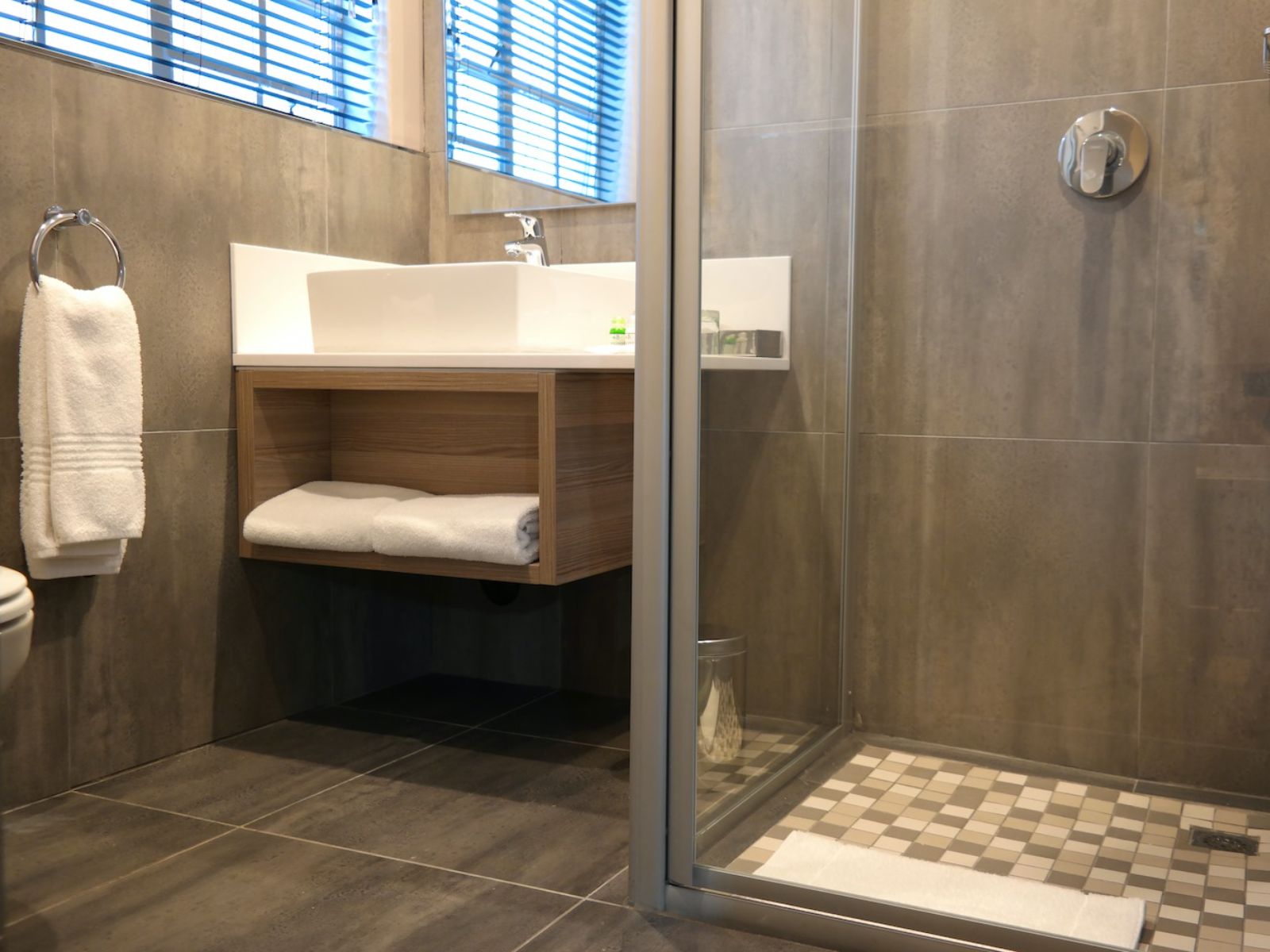 Rondreis Zuid-Afrika, Johannesburg, Birchwood Executive hotel, badkamer
