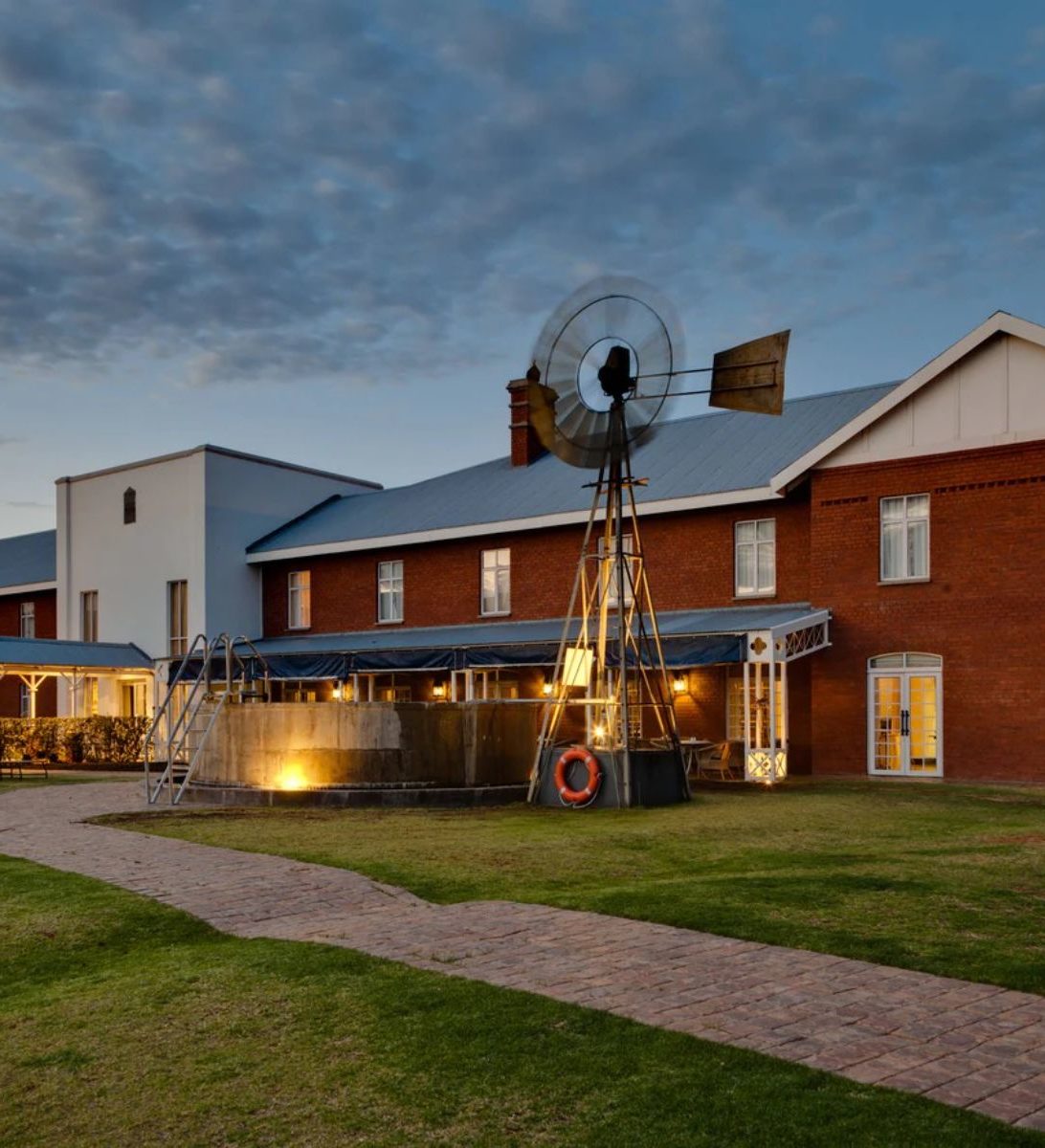 Rondreis Zuid-Afrika, Kimberley, Protea Hotel, buitenaanzicht hotel